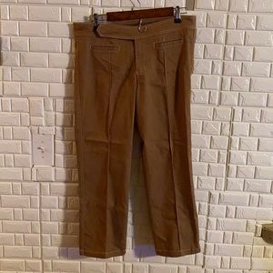 Guess womans jeans size 31 / 15
Brown 34 length